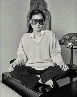 Yoko Ono feet photo 18