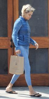 Yolanda Hadid feet photo 9