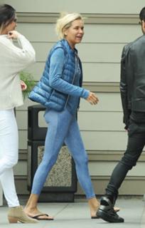 Yolanda Hadid feet photo 8