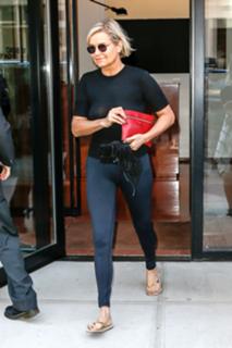 Yolanda Hadid feet photo 2