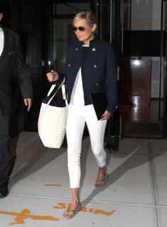 Yolanda Hadid feet photo 9