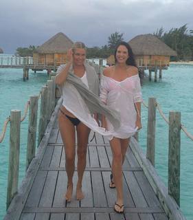 Yolanda Hadid feet photo 8