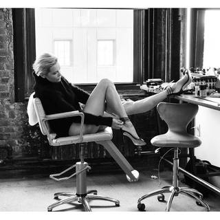 Yolanda Hadid feet photo 2