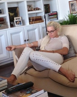 Yolanda Hadid feet photo 10