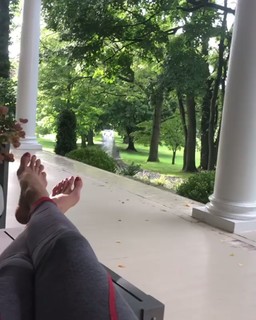 Yolanda Hadid feet photo 8