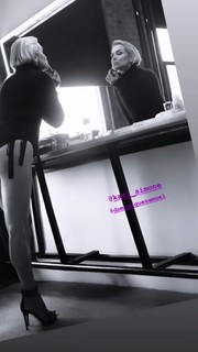 Yolanda Hadid feet photo 3