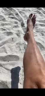 Yolanda Hadid feet photo 3