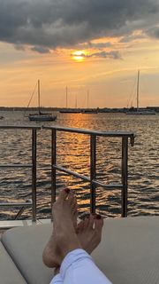 Yolanda Hadid feet photo 9
