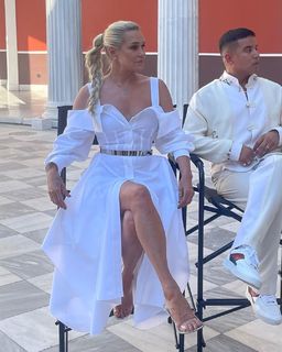 Yolanda Hadid feet photo 17