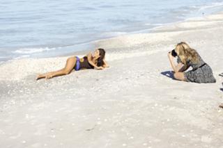 Yolanthe Cabau feet photo thumbnail