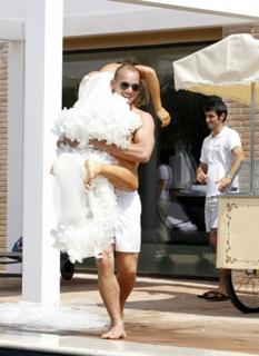 Yolanthe Cabau feet photo thumbnail