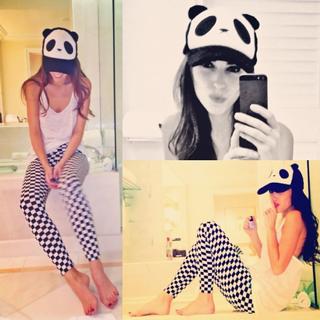 Yolanthe Cabau feet photo thumbnail