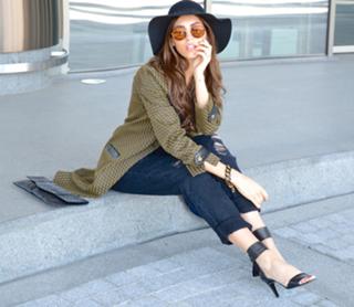 Yolanthe Cabau feet photo thumbnail