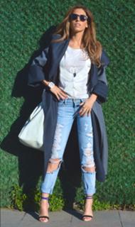 Yolanthe Cabau feet photo thumbnail