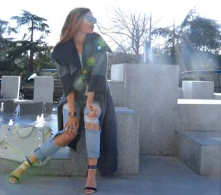 Yolanthe Cabau feet photo thumbnail