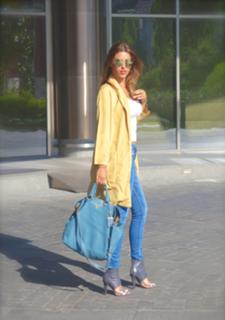 Yolanthe Cabau feet photo thumbnail