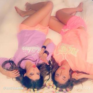 Yolanthe Cabau feet photo thumbnail