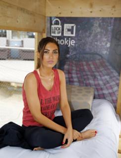 Yolanthe Cabau feet photo thumbnail