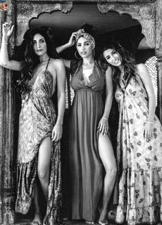 Yolanthe Cabau feet photo thumbnail