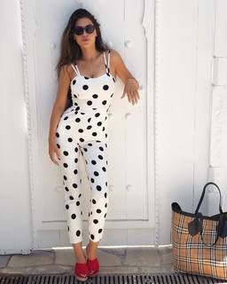 Yolanthe Cabau feet photo thumbnail