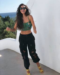 Yolanthe Cabau feet photo thumbnail