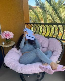 Yolanthe Cabau feet photo thumbnail