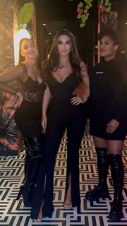 Yolanthe Cabau feet photo thumbnail