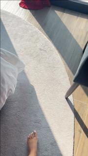 Yolanthe Cabau feet photo thumbnail