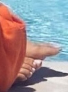 Yolanthe Cabau feet photo thumbnail