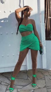 Yolanthe Cabau feet photo thumbnail