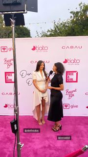 Yolanthe Cabau feet photo thumbnail