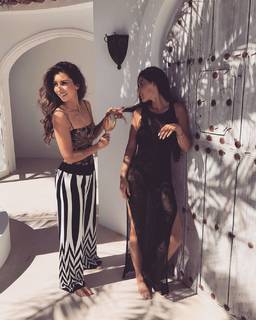 Yolanthe Cabau feet photo thumbnail