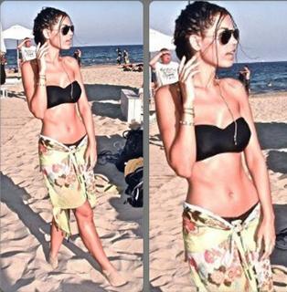 Yolanthe Cabau feet photo thumbnail