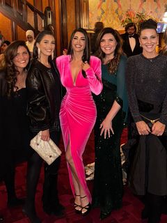 Yolanthe Cabau feet photo thumbnail