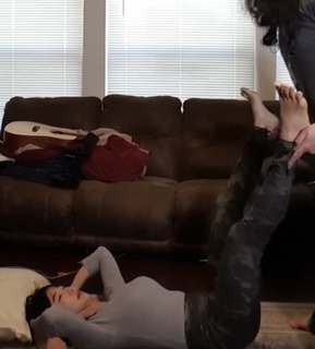 Yoo 'Jinnytty' Yoonjin feet photo thumbnail