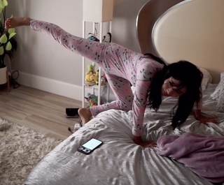 Yoo 'Jinnytty' Yoonjin feet photo thumbnail