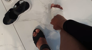 Yoo 'Jinnytty' Yoonjin feet photo thumbnail