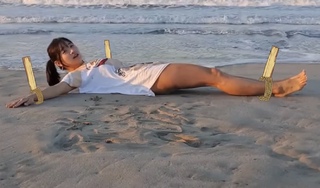 Yoo 'Jinnytty' Yoonjin feet photo thumbnail