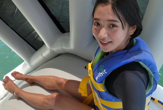 Yoo 'Jinnytty' Yoonjin feet photo thumbnail