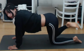 Yoo 'Jinnytty' Yoonjin feet photo thumbnail