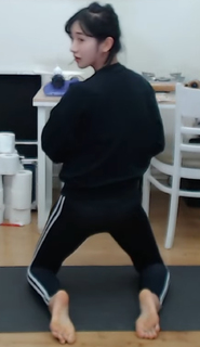 Yoo 'Jinnytty' Yoonjin feet photo thumbnail