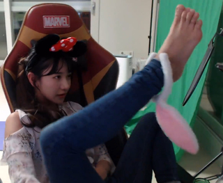 Yoo 'Jinnytty' Yoonjin feet photo thumbnail