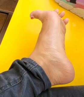 Yoo 'Jinnytty' Yoonjin feet photo thumbnail