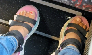 Yoo 'Jinnytty' Yoonjin feet photo thumbnail