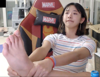 Yoo 'Jinnytty' Yoonjin feet photo thumbnail