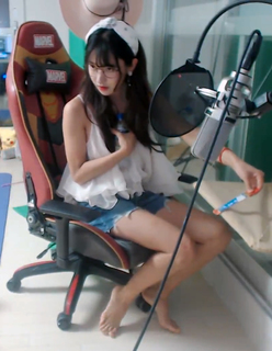 Yoo 'Jinnytty' Yoonjin feet photo thumbnail