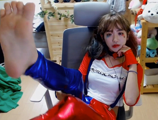 Yoo 'Jinnytty' Yoonjin feet photo thumbnail