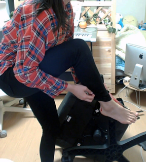 Yoo 'Jinnytty' Yoonjin feet photo thumbnail