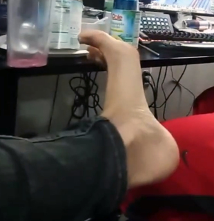 Yoo 'Jinnytty' Yoonjin feet photo thumbnail