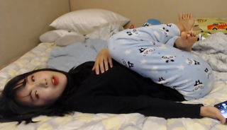 Yoo 'Jinnytty' Yoonjin feet photo thumbnail